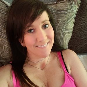 Meet your Posher, Larissa